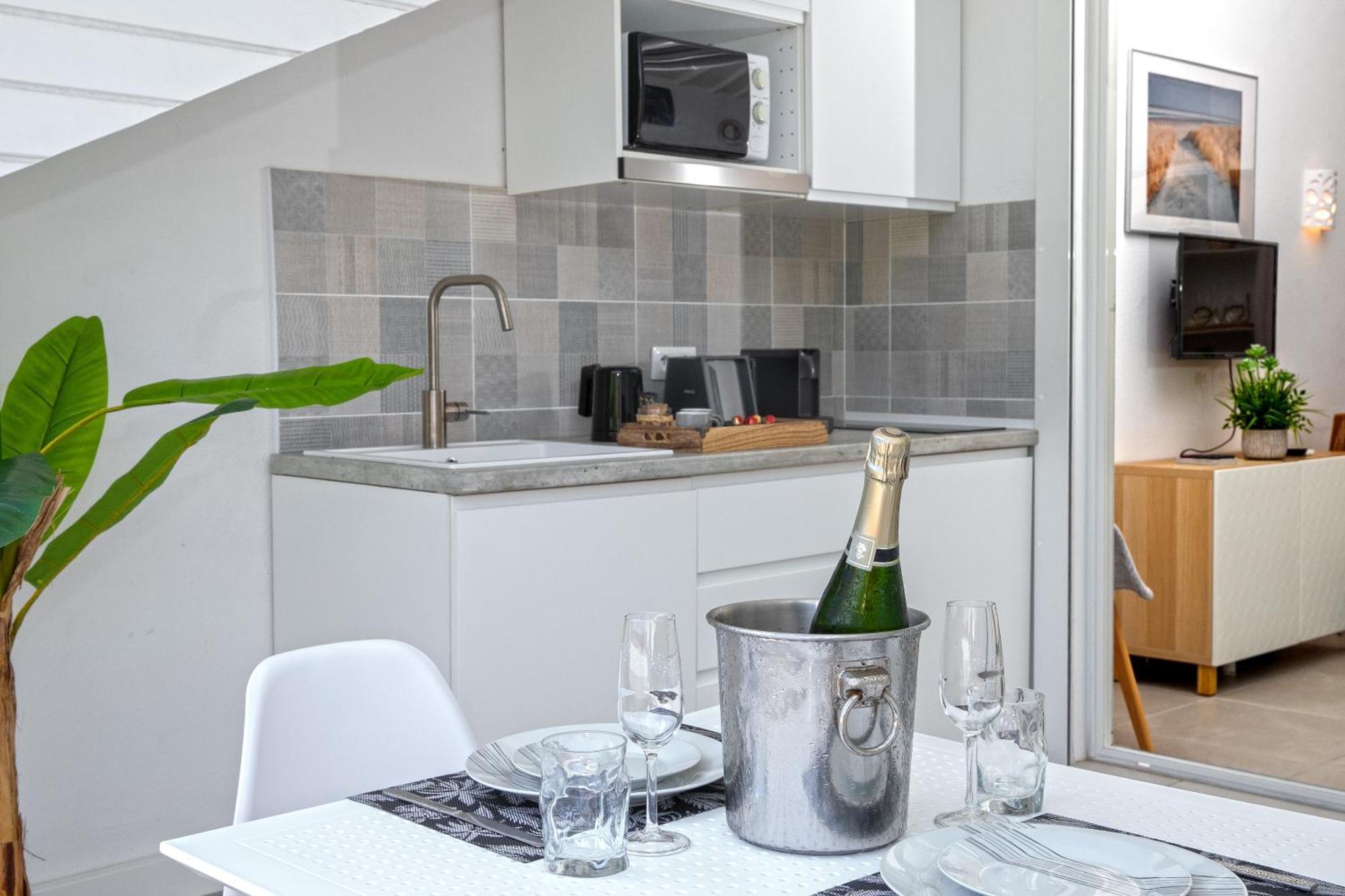 Beautiful Suite S12 With Pool And Sea View Cul de Sac Kültér fotó